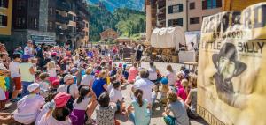 Far West 12 C Armutan Andy Parant Arc 1950 Le Village.jpg