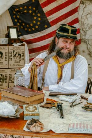 Far West 36 C Armutan Raphael Soret.jpg