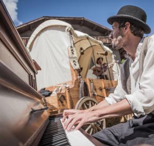 Far West 47 C Armutan Simon Garnier Ville de Megeve.jpg