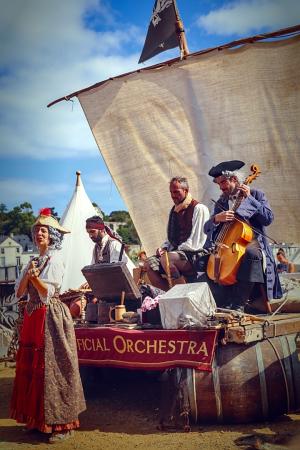 Les Naufrages 19 C Armutan Natty Daub.jpg