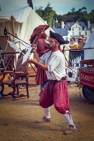 Les Naufrages 22 C Armutan Natty Daub.jpg