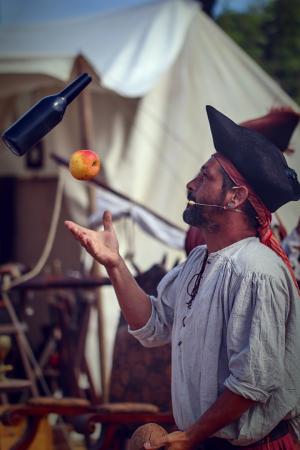 Les Naufrages 24 C Armutan Natty Daub.jpg